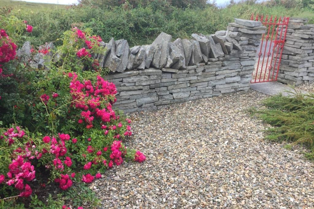 Red Stonecutters Cottage, Doolin Carrowauff Exterior foto